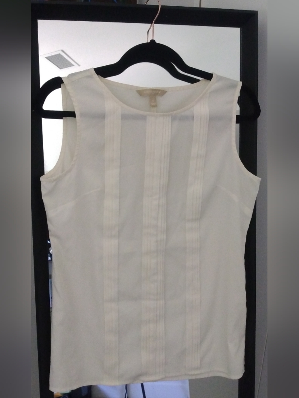 Banana Republic Ivory Pleated Sleeveless Shell